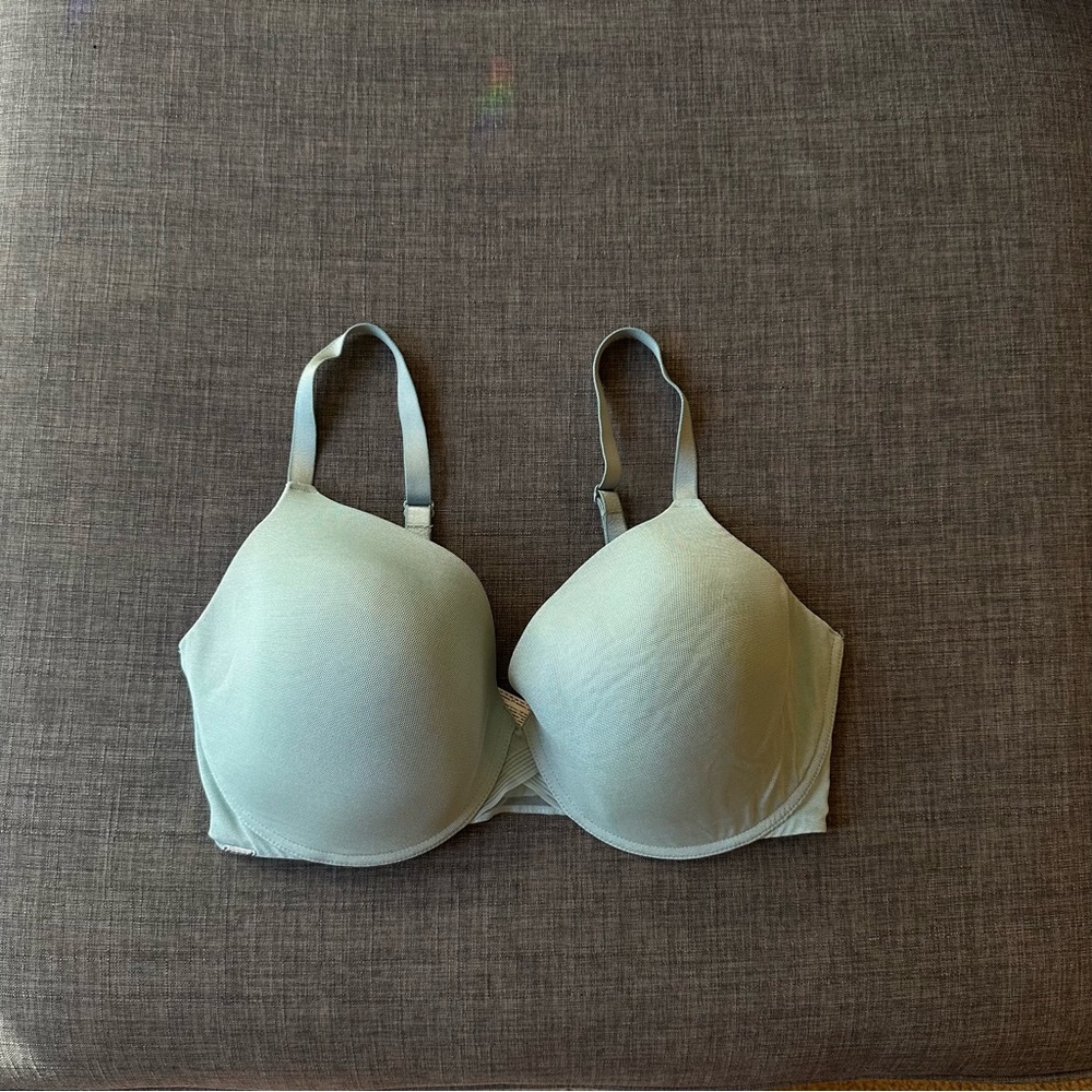 NWOT Chantelle full coverage t-shirt bra, 36H light teal color with mesh overlay